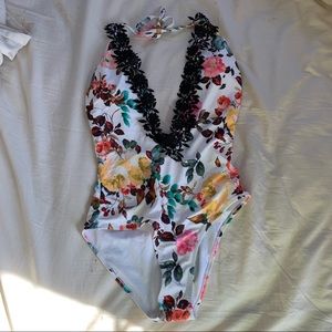 Cupshe floral swimsuit (never worn)